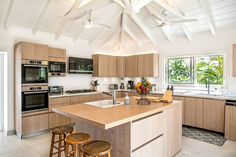 Sxm009 – Elegant sea-view villa near Baie Rouge Beach