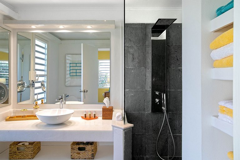 Sxm009 – Elegant sea-view villa near Baie Rouge Beach