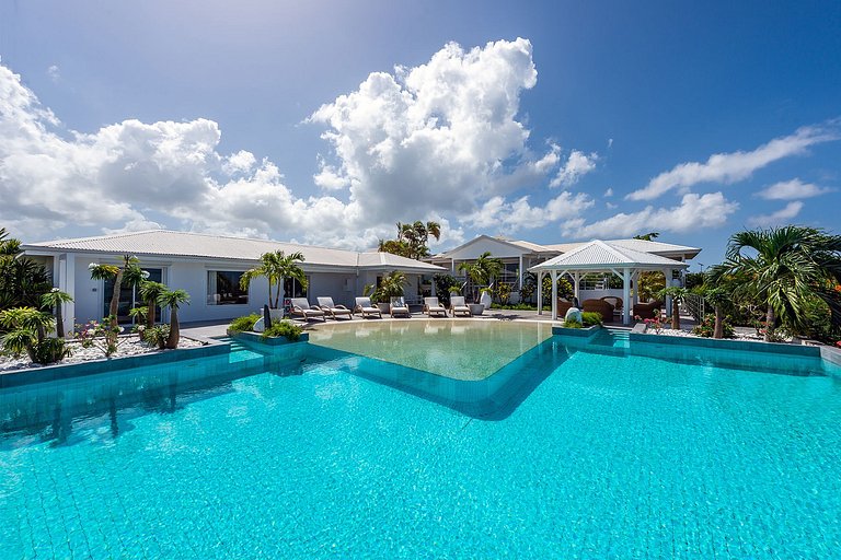 Sxm010 – Villa moderne avec vue mer sur la plage de Plum Bay
