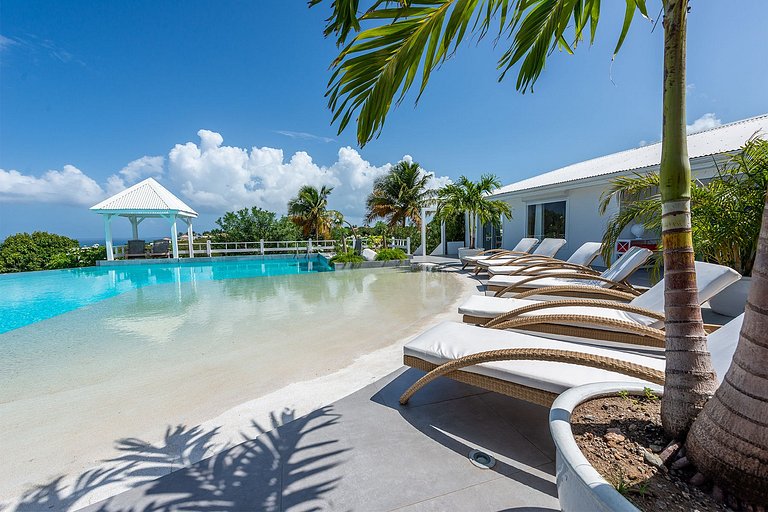 Sxm010 – Modern villa with ocean view near Plum Bay Beach