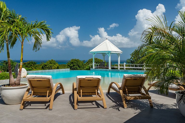 Sxm010 – Modern villa with ocean view near Plum Bay Beach