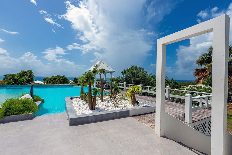 Sxm010 – Modern villa with ocean view near Plum Bay Beach
