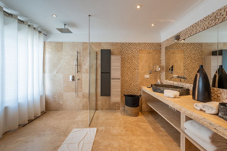 Sxm010 – Modern villa with ocean view near Plum Bay Beach