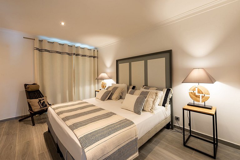 Sxm010 – Modern villa with ocean view near Plum Bay Beach