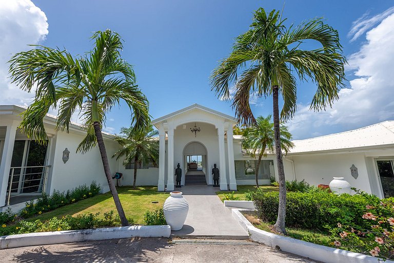 Sxm010 – Modern villa with ocean view near Plum Bay Beach