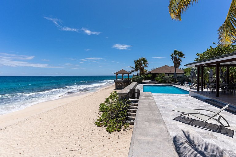 Sxm011 – Charming beachfront villa on Baie Longue Beach