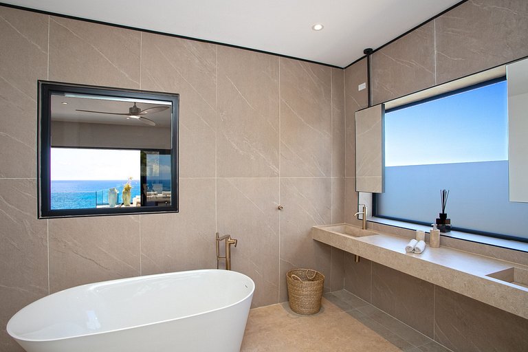 Sxm012 – Oceanfront luxury villa in Indigo Bay