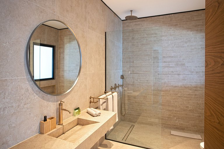Sxm012 – Oceanfront luxury villa in Indigo Bay
