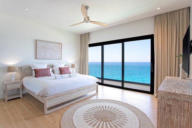Sxm012 – Oceanfront luxury villa in Indigo Bay