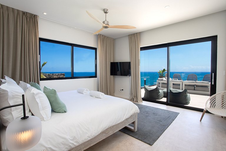 Sxm012 – Oceanfront luxury villa in Indigo Bay