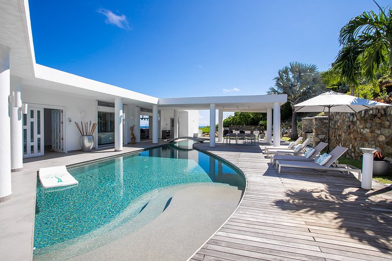 Sxm014 – Panoramic-view villa with pool in Oyster Pond