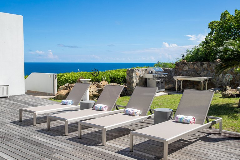Sxm014 – Panoramic-view villa with pool in Oyster Pond