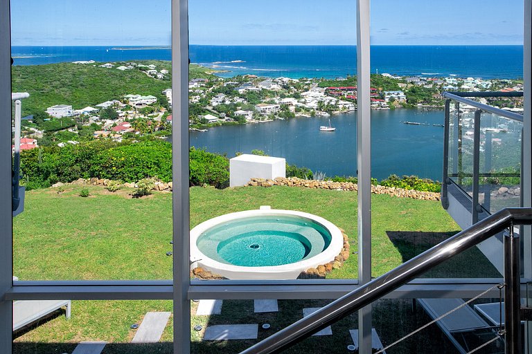 Sxm014 – Panoramic-view villa with pool in Oyster Pond
