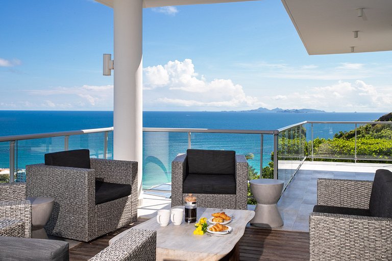 Sxm014 – Panoramic-view villa with pool in Oyster Pond