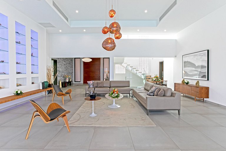 Sxm027 – Luxury villa with sea views in Pelican Key