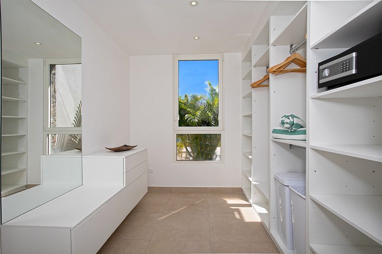 Sxm028 – Oceanview modern villa in Indigo Bay