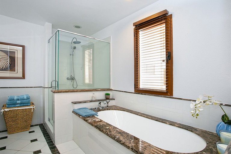 Sxm045 – Comfortable apartment with balcony in Cupecoy