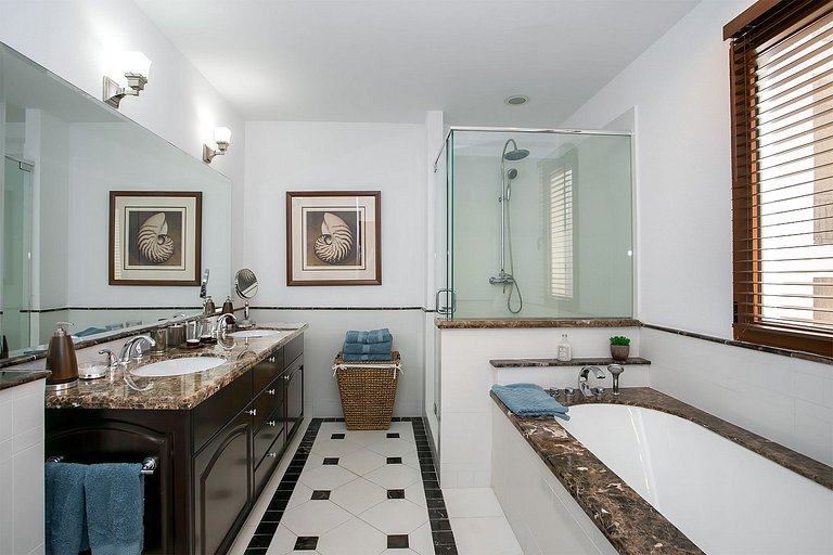 Sxm045 – Comfortable apartment with balcony in Cupecoy