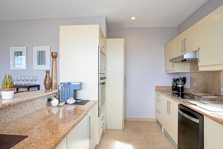 Sxm046 – Modern apartment with lagoon view in Cupecoy