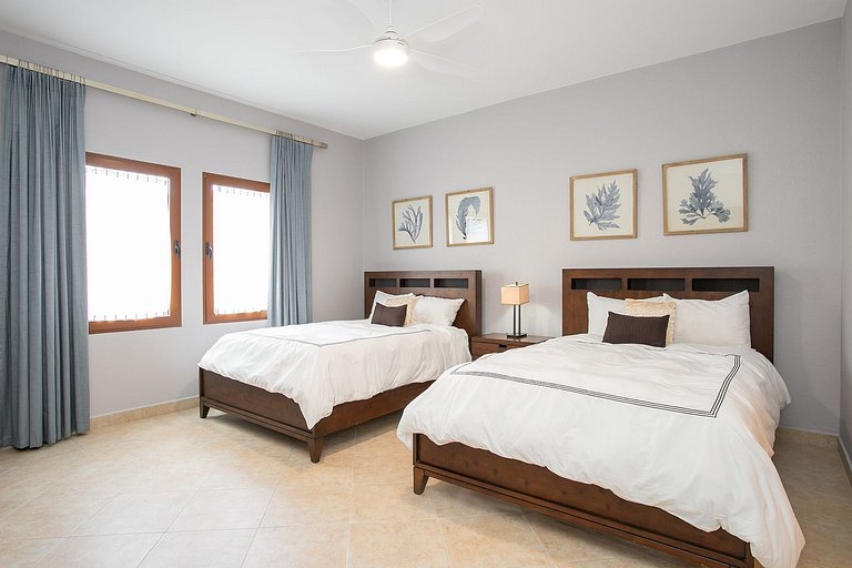 Sxm046 – Modern apartment with lagoon view in Cupecoy
