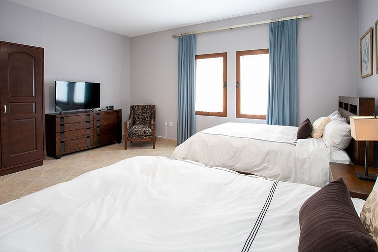 Sxm046 – Modern apartment with lagoon view in Cupecoy