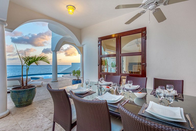 Sxm055 – Villa en bord de mer avec piscine à Cupecoy