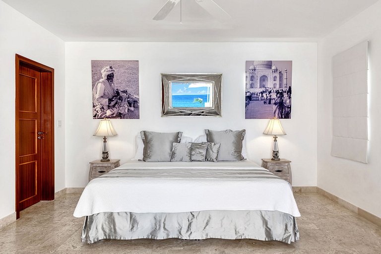 Sxm055 – Beachfront villa with pool in Cupecoy