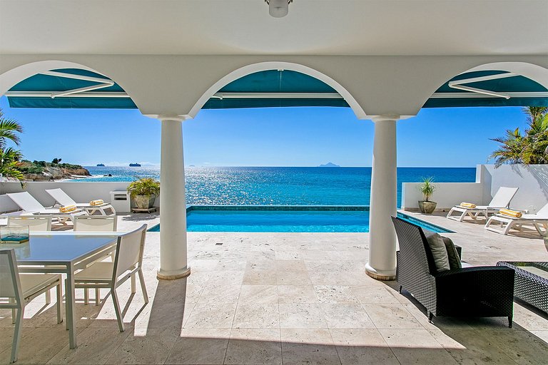 Sxm057 – Stylish villa with pool on Cupecoy Beach