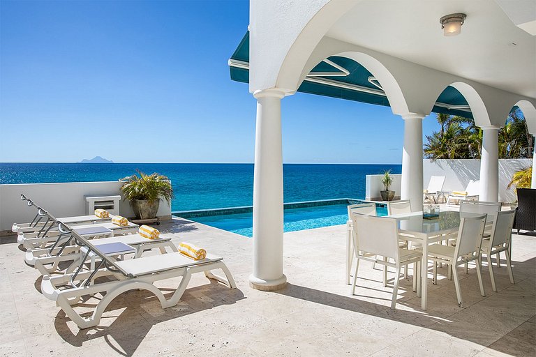 Sxm057 – Stylish villa with pool on Cupecoy Beach