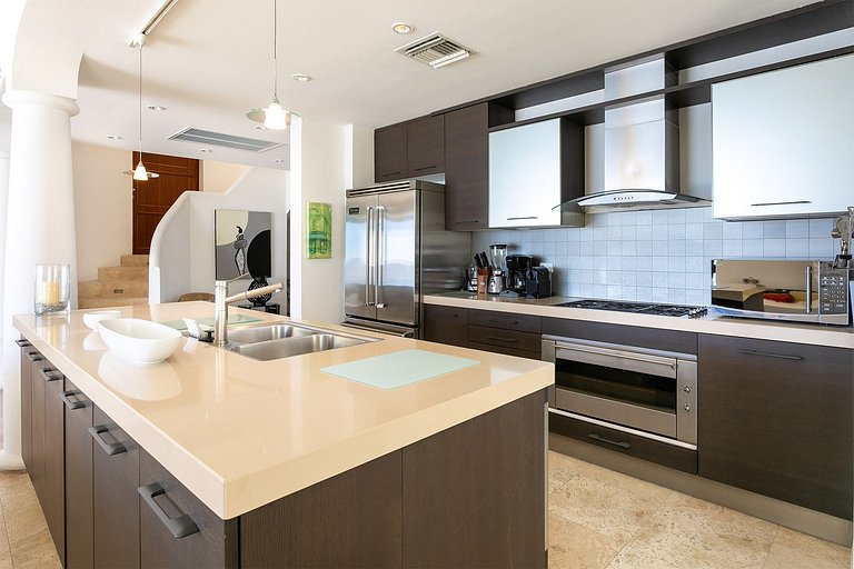 Sxm057 – Stylish villa with pool on Cupecoy Beach