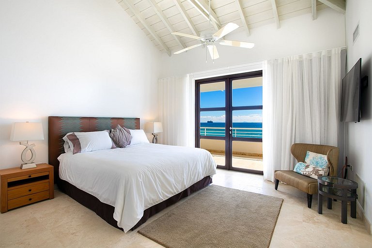 Sxm057 – Stylish villa with pool on Cupecoy Beach