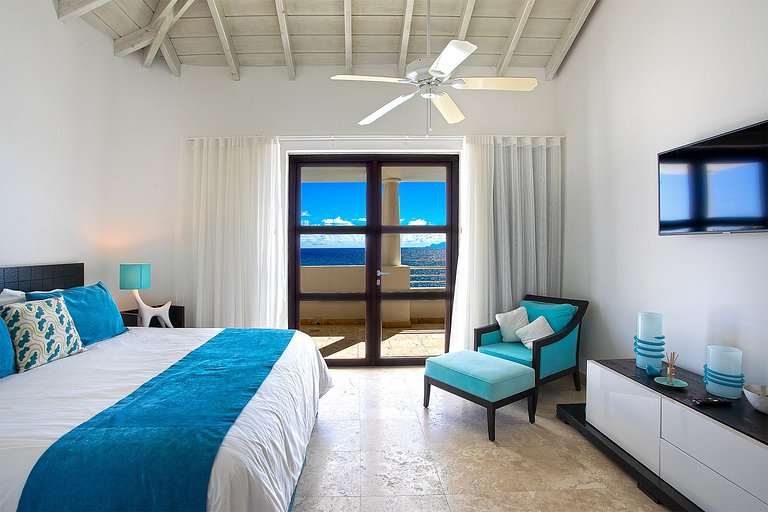 Sxm057 – Stylish villa with pool on Cupecoy Beach