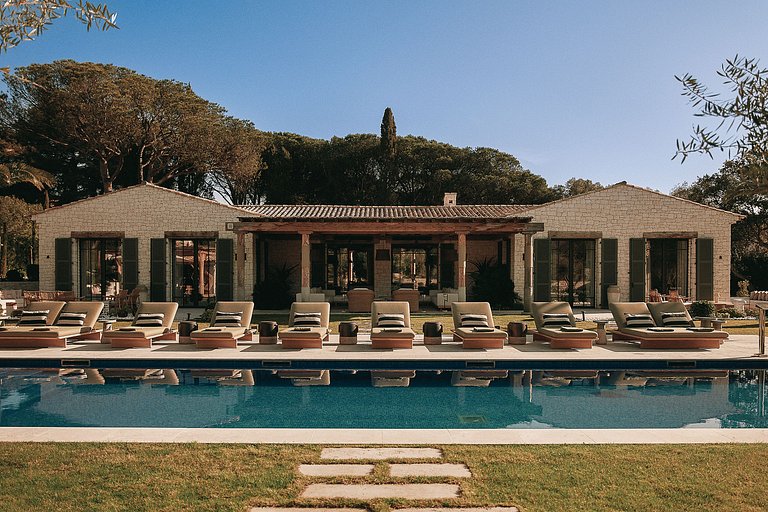 Azu035 - Luxury 9 bedroom mansion in Saint Tropez