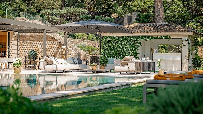 Azu059 - Villa de 8 quartos com piscina e quadra de tênis em