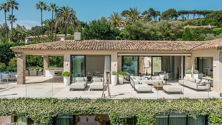 Azu059 - Villa de 8 quartos com piscina e quadra de tênis em