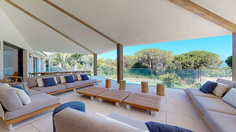 Azu084 - Contemporary Villa in Saint-Tropez