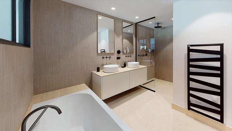Azu084 - Villa Contemporánea en Saint-Tropez
