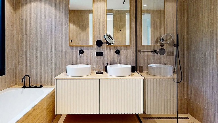 Azu084 - Contemporary Villa in Saint-Tropez
