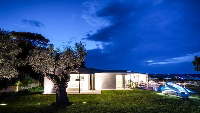 Azu085 - Villa contemporaine à louer à Pampelonne