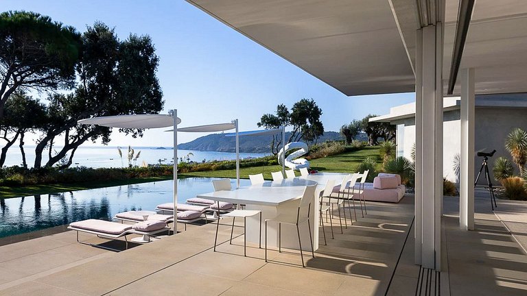 Azu085 - Contemporary Villa for Rent in Pampelonne