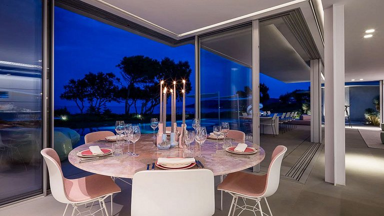 Azu085 - Contemporary Villa for Rent in Pampelonne