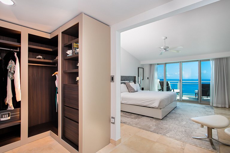 Sxm043 – Oceanfront penthouse with terrace at The Cliff