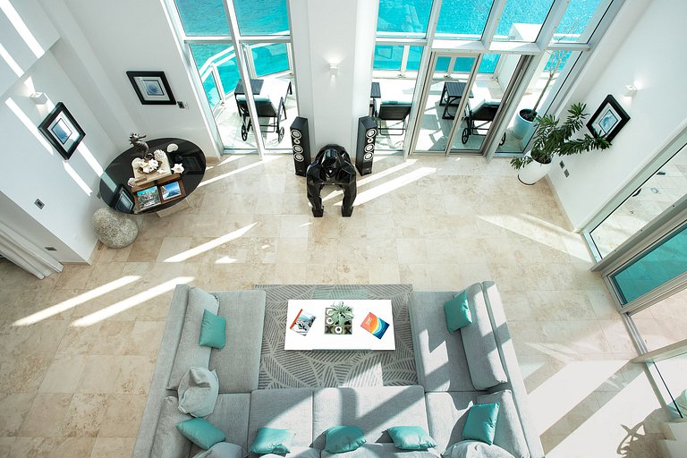 Sxm043 – Oceanfront penthouse with terrace at The Cliff