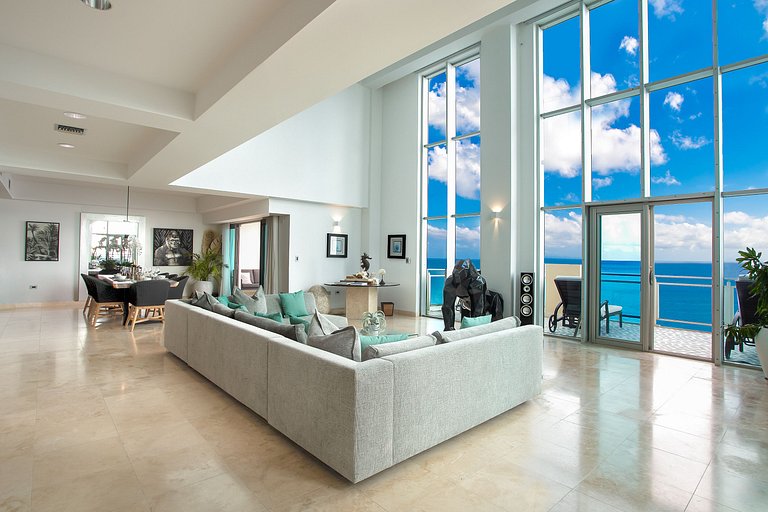 Sxm043 – Oceanfront penthouse with terrace at The Cliff