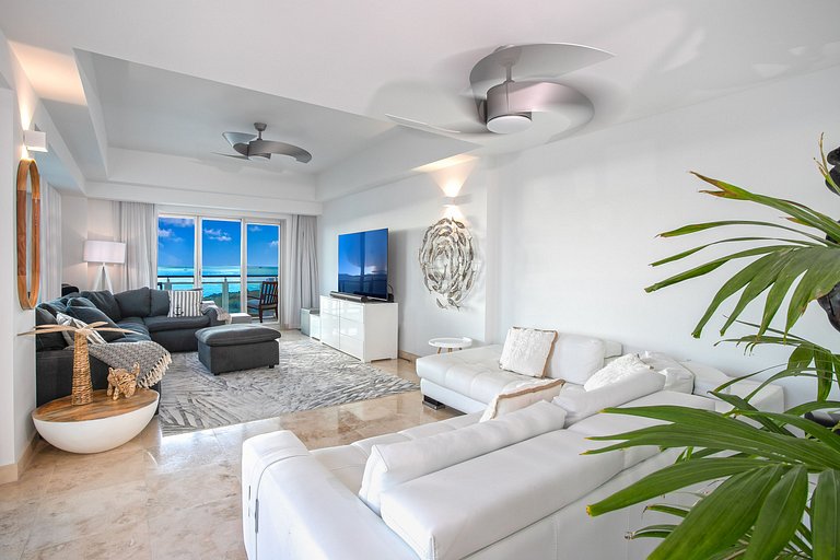 Sxm043 – Oceanfront penthouse with terrace at The Cliff