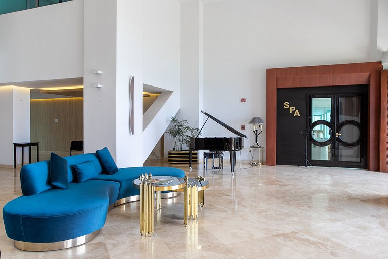 Sxm043 – Oceanfront penthouse with terrace at The Cliff