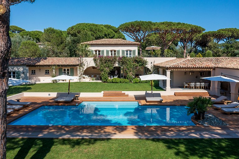 Azu021 - Elegant 6-bedroom villa in Les Parcs de Saint-Trope