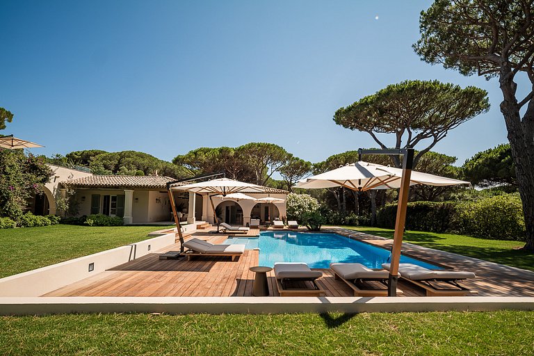 Azu021 - Elegant 6-bedroom villa in Les Parcs de Saint-Trope