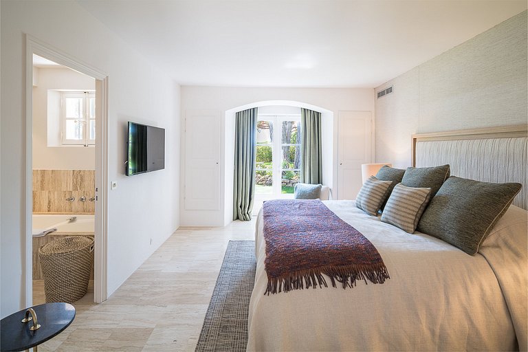 Azu021 - provencal Villa in St Tropez, French Riviera