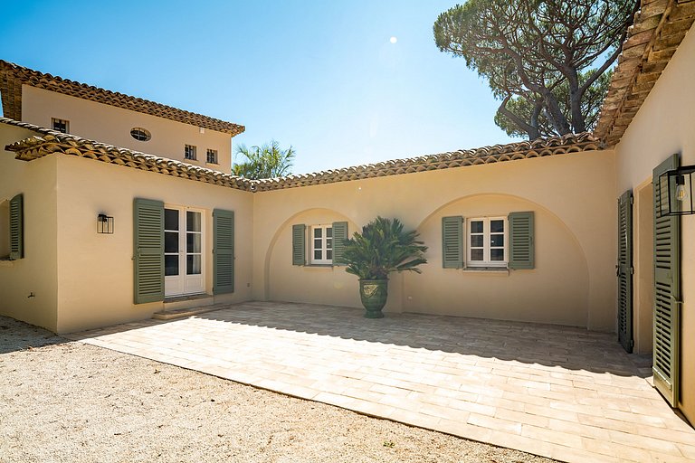 Azu021 - provencal Villa in St Tropez, French Riviera